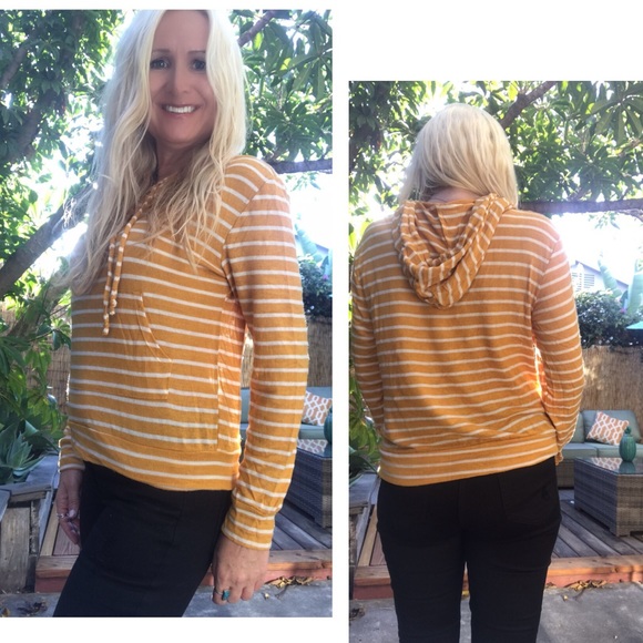 🤩Golden Striped Hoodie🌟 - Picture 3 of 3
